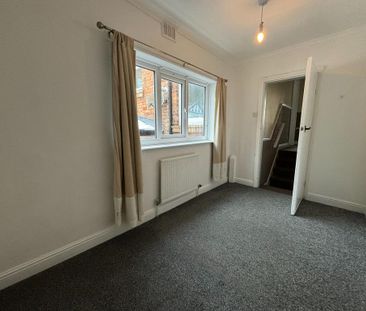 3 bedroom terraced house to rent - Photo 6