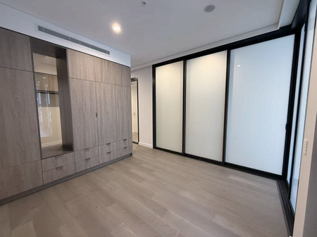 Brand New Luxtury 1 Bed+Study Apartment in the Heart of Zetland - Photo 4