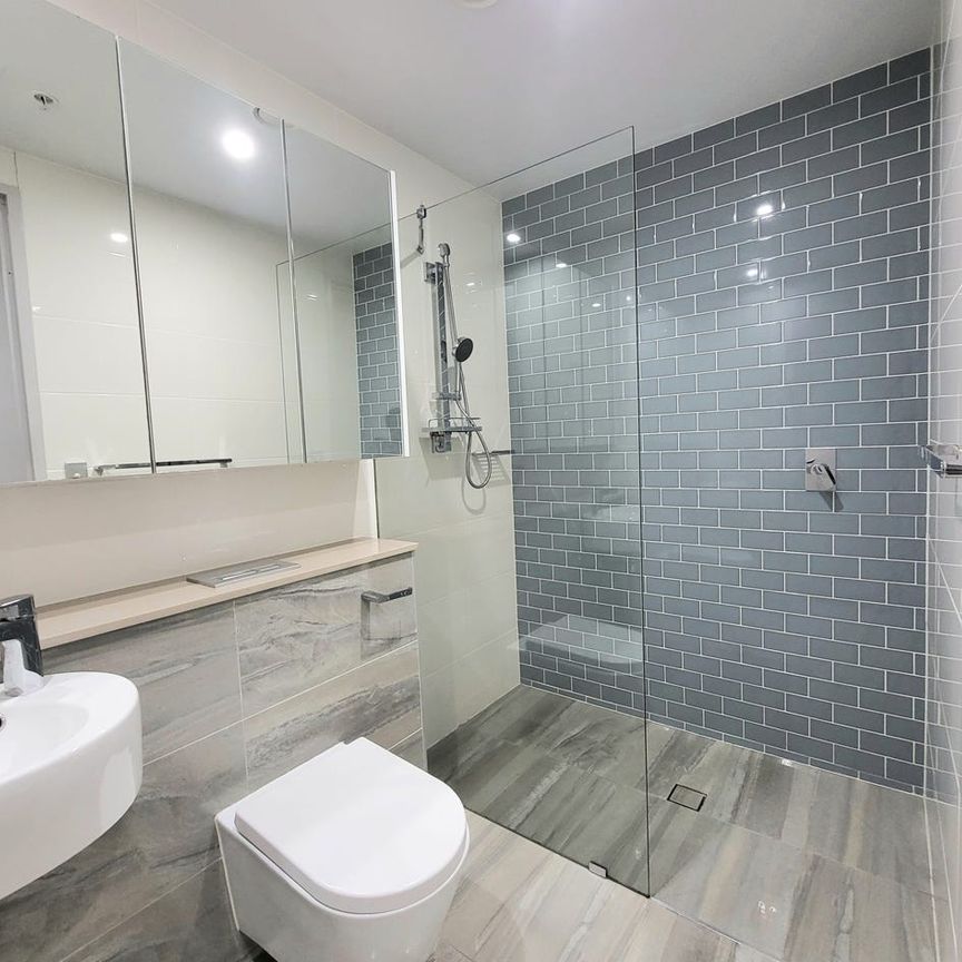 Stylish and furnished 2 Bedroom Apartment plus study/home office - Photo 1