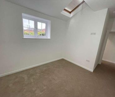 Kings Chase, Witham, CM8 - Photo 2