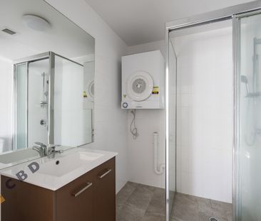 Top-floor Apartment in New Farm, Moments from Lifestyle Icons! - Photo 1
