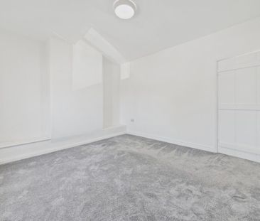 4 bedroom terraced house to rent - Photo 3