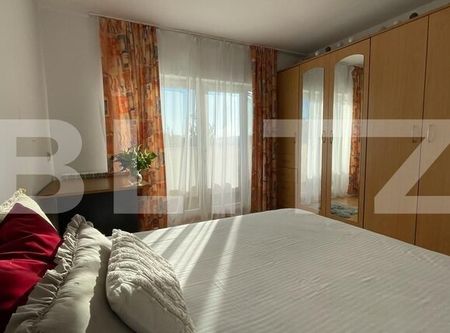 Apartament cu 4 camere decomandate, 80 mp, zona UMF - Fotografie 4