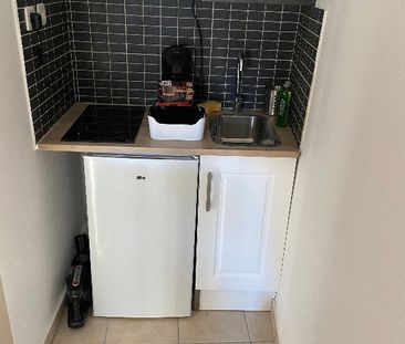Location Appartement 1 pièce 12m² - Photo 4