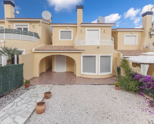 Villa for rent in Gata de Gorgos - Photo 1