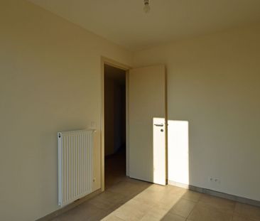 Zonnig gelijkvloers appartement te huur met centrale ligging! - Photo 1