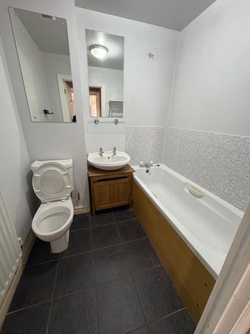 Arklay Close, Uxbridge - Photo 2