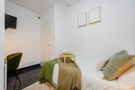 Calle del Castillo, Madrid, Community of Madrid 28010 - Photo 5