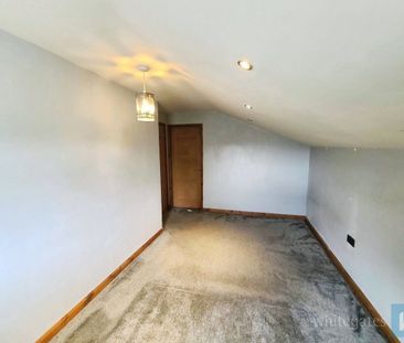 Bunkers Lane, Batley, West Yorkshire, WF17 - Photo 5