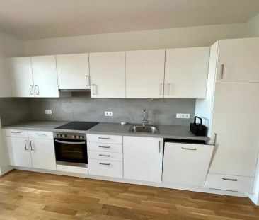 Moderne 2-Zimmer-Wohnung! Balkon mit wunderschönen Ausblick! - Photo 2