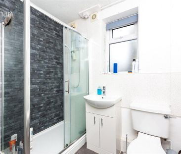 4 bedroom end of terrace house to rent - Photo 3