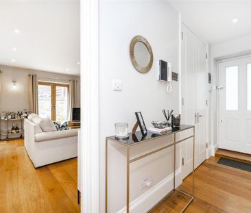 2 bedroom ground floor flat to rent - Photo 1