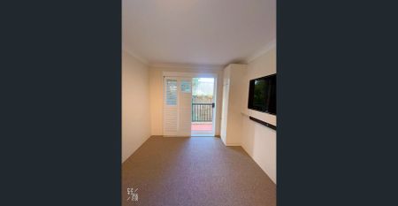 Kensington – Walk to UNSW | Modern 3-Bedroom Top Floor Apartment with Secure Parking ! CONFIRM THE LEASE TERM IN ADVANCE! - Photo 5