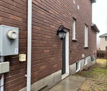 For Lease - 42 Booth Lane, Barrie, Ontario - Photo 4