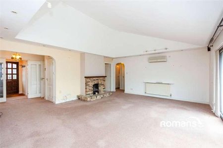 Poyle Road, Tongham, Farnham, Surrey, GU10 - Photo 2
