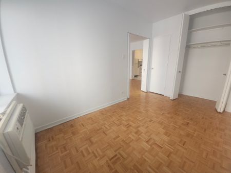 2300 Rue St Mathieu, Montréal (Ville-Marie), QC H3H - Photo 3