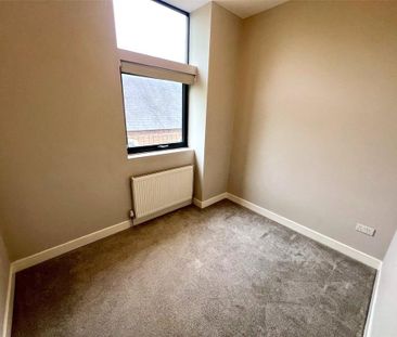 3 bedroom flat to rent - Photo 3