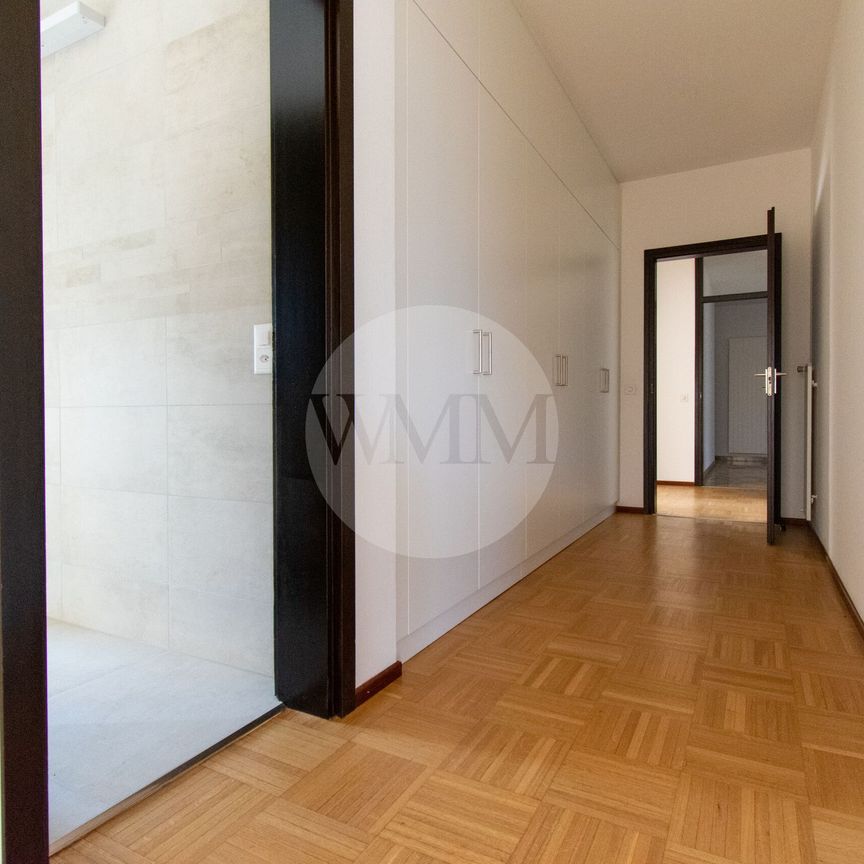 SPACIOUS 5-ROOM APARTMENT WITH AIR CONDITIONING AND BEAUTIFUL VIEW - Photo 1