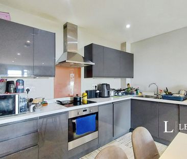 2 bedroom apartment to rent Beaumont Court, 61-71 Victoria Avenue, ... - Photo 3