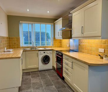 2 bedroom detached bungalow to rent - Photo 5