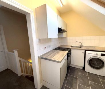 Studio to rent - Photo 2