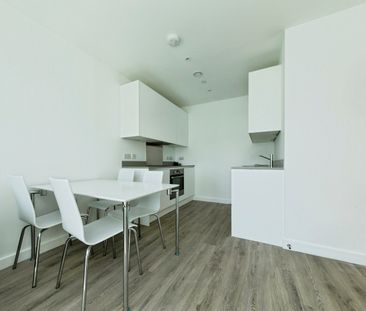 1 Bed Flat, Addiscombe Grove, CR0 - Photo 6