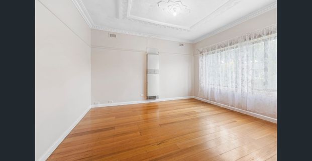 Well-Presented Three-Bedroom Home in the Heart of Sunshine! - Photo 1