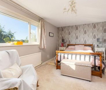 4 bedroom detached house to rent - Photo 5