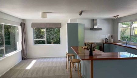 Spacious 3 Bed, 2 Bath Home w garage & workshop - Photo 3