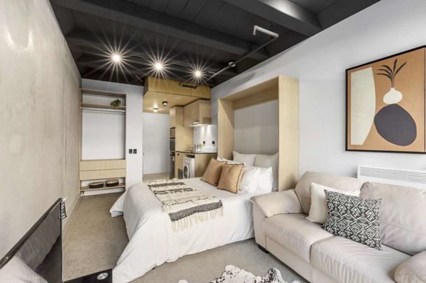Welcome to apartment 105A in Vedado Apartments. - Photo 1
