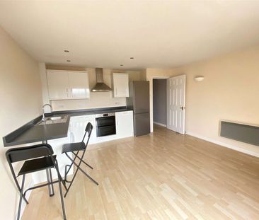 A modern apartment set in vibrant Chatham. - Photo 4