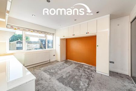 4 bedroom detached house to rent - Photo 4