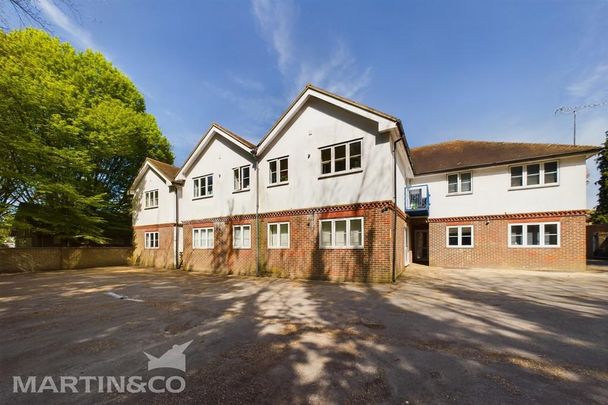 2 bedroom flat to rent - Photo 1