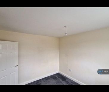 2 bedroom end of terrace house to rent - Photo 4