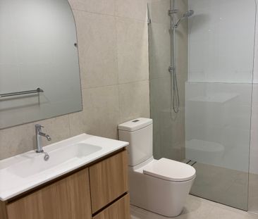 Brand New & Private Granny Flat - Photo 4