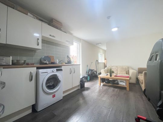 Mackintosh Place, Roath - Photo 1