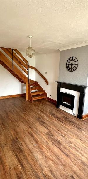 2 bedroom terraced house to rent - Photo 1