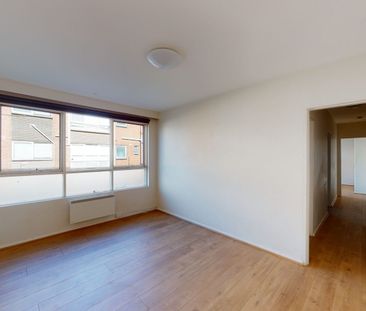 Conveniently close to transport!!! - Photo 1