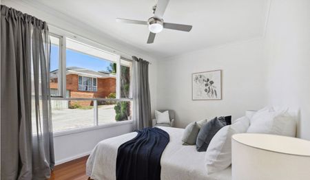 Impeccably Presented 2-Bedroom Unit in Sought-After Glen Waverley - Photo 4