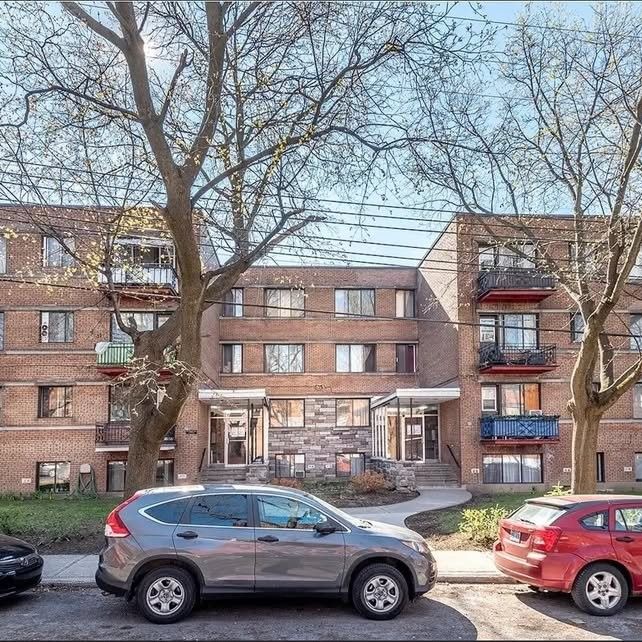 4930 Boul. Édouard-Montpetit, #11 - Photo 1