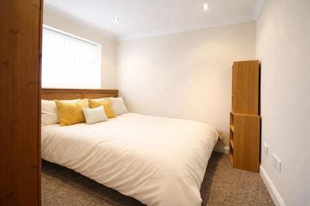 Town Centre, Gateshead - Photo 4