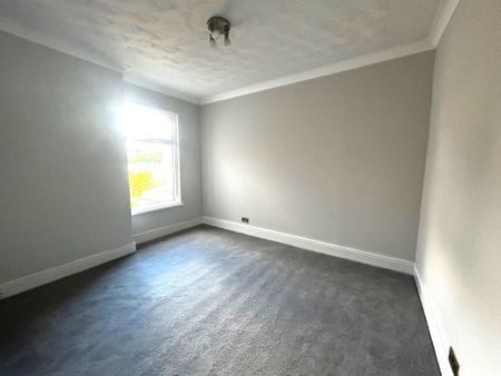 Gilbert Crescent, Llanelli, Carmarthenshire, SA15 3RB - Photo 2