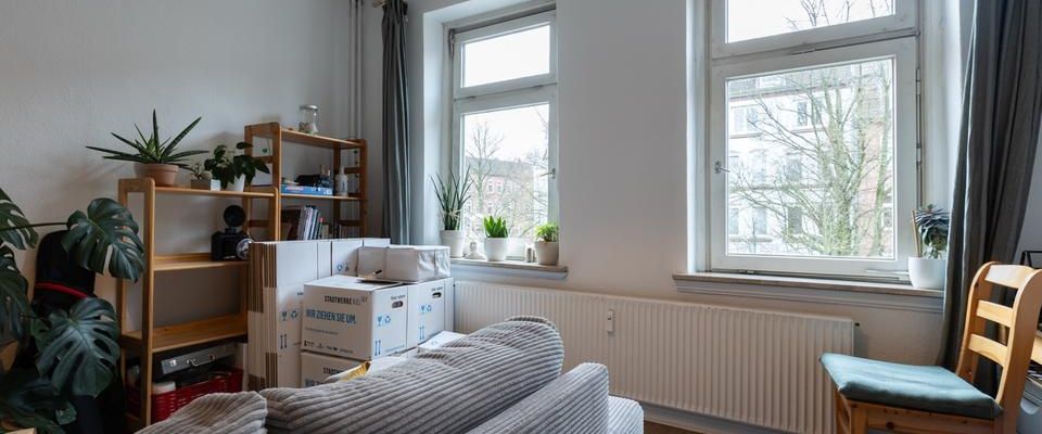 2-Zimmer Altbauwohnung mit Loggia zu vermieten ab Mitte Dezember - Photo 1