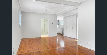 COMFORT, CONVENIENCE AND CHARM - Photo 3