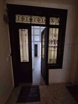 Sanierte Altbauwohnung Nahe Alois-Drasche-Park in ruhiger Lage unbefristet - Photo 1