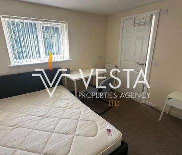 6 bedroom terraced house to rent - Photo 2