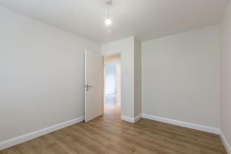 2 bedroom ground floor flat to rent - Photo 2