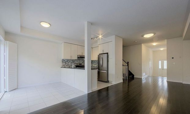 For Lease - 10 Mah Wat Lane, Whitchurch-Stouffville, Ontario - Photo 1