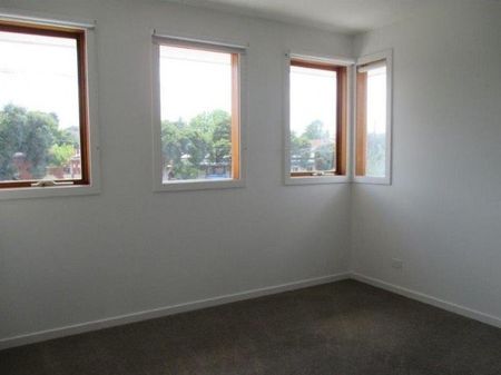 2/54 Dundas Street, Thornbury VIC 3071 - Photo 2