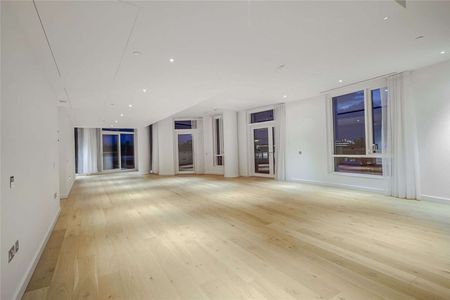 A superb four bedroom penthouse in Prospect Way - Photo 3